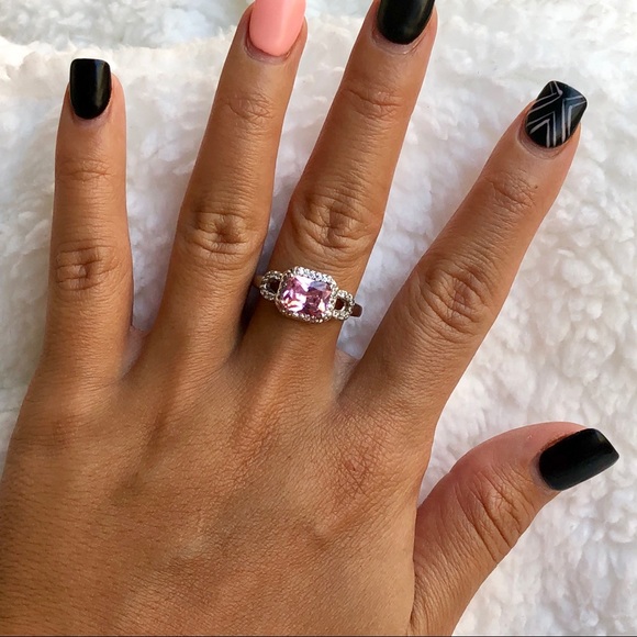 Radiant cut pink crystal ring - Picture 5 of 7